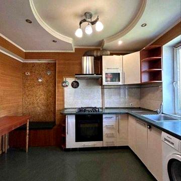 Продам 3к квартиру ул.Большая Диевская 32