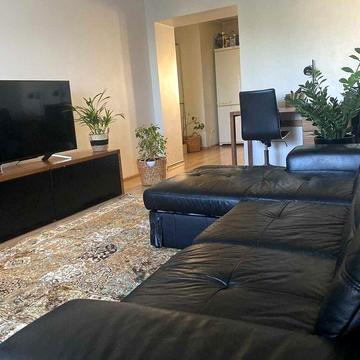 Продається 2-кімнатна квартиру з ремонтом на Дубово!