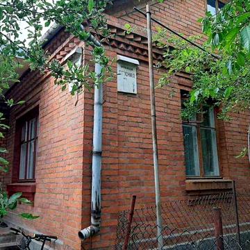 Продаж затишного будинку в Дубовому з великою ділянкою та садом!