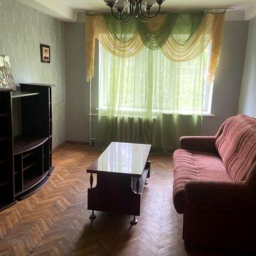 Привокзальна вул., 8