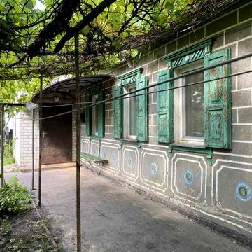 Продам приватний будинок із землею