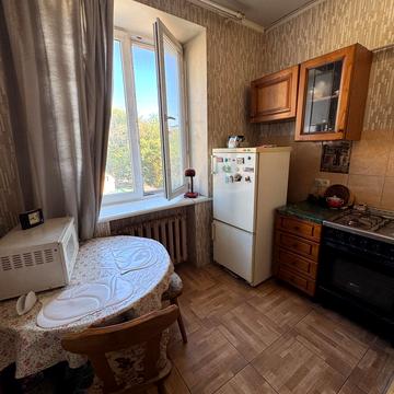 Левка Лукяненка вул. (Василя Жуковського), 2-Б
