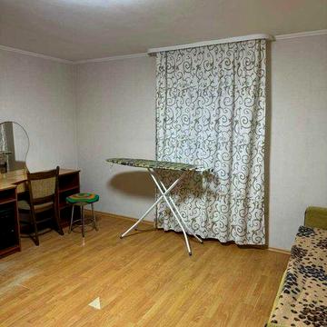 Оренда частини будинку рн Хмельницьке Шосе 26 школа. Для сімї.