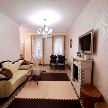 Трикімнатна квартира в центрі ,поруч парк Шевченко, пляж Ланжерон.