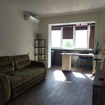 Сдам  роскошную однокомнатную квартиру Кооролёва/рынок ,, Южный ".