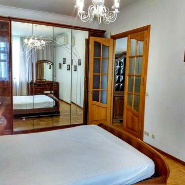 Оренда 3-кімнатної квартири Золоті Ворота Хрещатик Прорізна 10