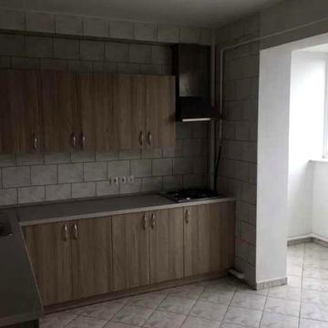Оренда квартири під житло або офіс,3 поверх,120 кв, без меблів, ремонт