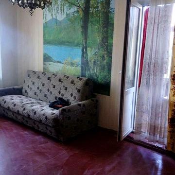 Знається 2 кімнатна квартира на Алмазному