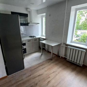 Академіка Доброхотова вул., 28