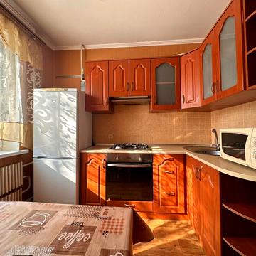 Янтарна вул., 71