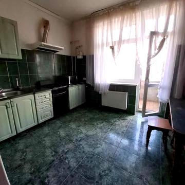 Пасічна вул., 38