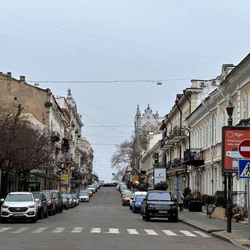Продажа квартиры. Дом 2 этажа.Одесса. Дерибасовская. Хозяин!