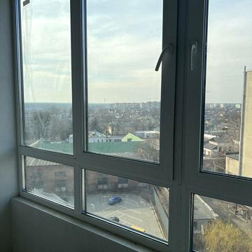 Домбровського вул., 3