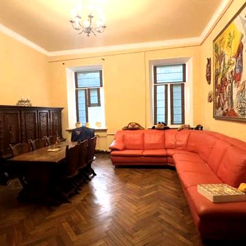 Спиридонівська вул., 25