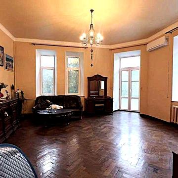 6-ти комнатная квартира на улице Кузнечной. Центр