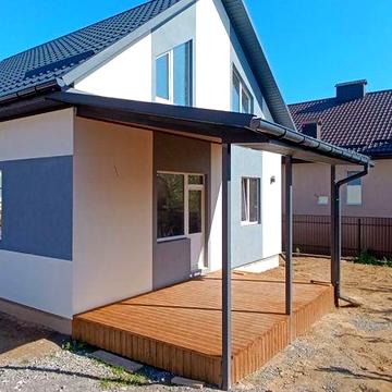 Окремий будинок з ділянкою в гарній локації