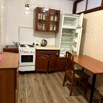 Продам 2 ком квартиру Басейный пер