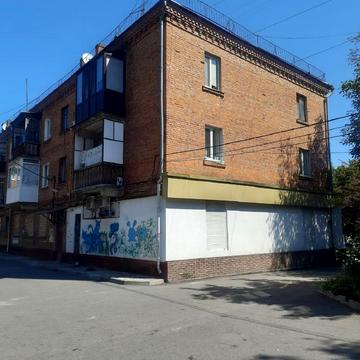 Камянецька вул., 56