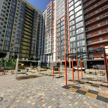 2 ком. квартира -60 метров. Дом сдан.Таирова. Кухня-студия+две спальни