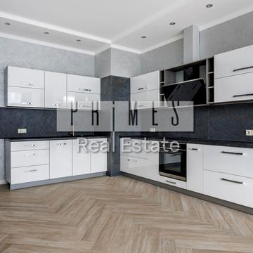 Дарницький бульв., 8-Б
