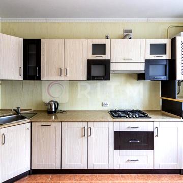 Богдана Хмельницького вул., 51д