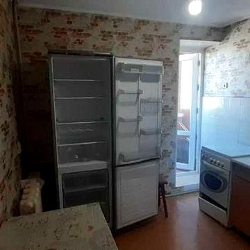 Продам 2-комн. квартиру на Заболотного/40 школа