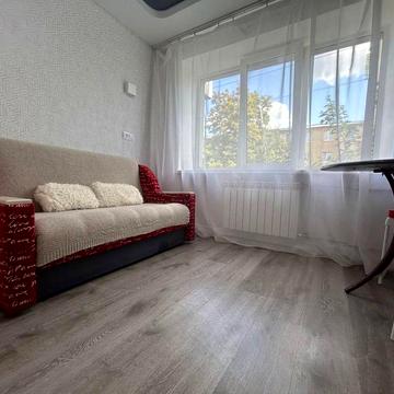 Продам однокомнатную квартиру в доме гостиного типа. Бот. Сад.