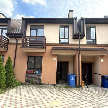 Таунхаус з частковим ремонтом. Газифікований, оформлення 2%