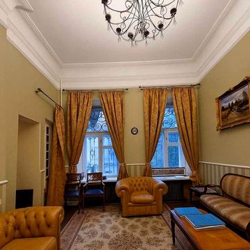 Продаж 3-кімнатної квартири в Царському будинку – вул. Ольгинська 2/1,