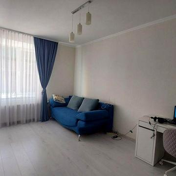 Продам 2-кімнатну квартиру. Вул.Коцюбинського,50.