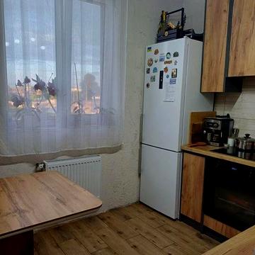 Продаж 2-кім з Ремонтом-  Погреби Клубний будинок