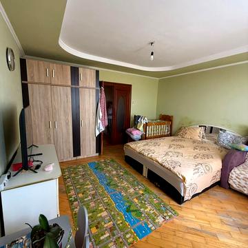 Незалежності просп., 4