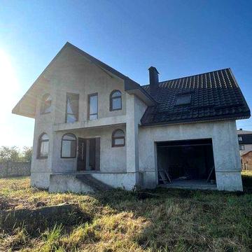 Продаж будинку 200 м² / 12 соток / гараж