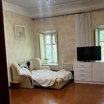 Продам 2 к. квартиру с раздельными комнатами на Новосельского