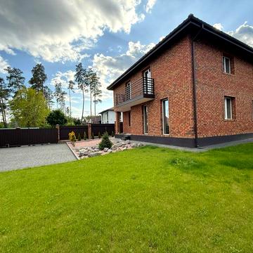 Продам газифікований будинок під ремонт 207 кв.м, 6 кімнат, гараж!