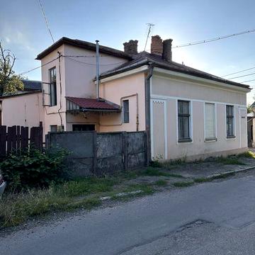 Будинок під ремонт, вул. Багряного, 11 кут Маріупольської Зої Космодем