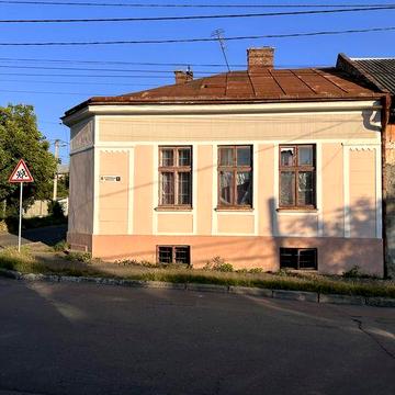 Будинок під ремонт, вул. Багряного, 11 кут Маріупольської Зої Космодем