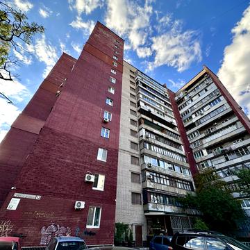 Гетьмана Петра Дорошенка вул. (Генерала Грушевого), 12