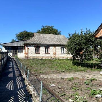 Продається будинок в центрі села Дібрівка