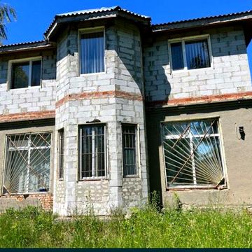 Будинок біля Луцька
