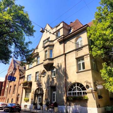 Продаж 2 км квартира,вул.Кука( Жуковського)Чупринки ц.142 тис у.о