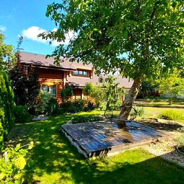 Продаю дом сруб возле ДК Новая Бавария.