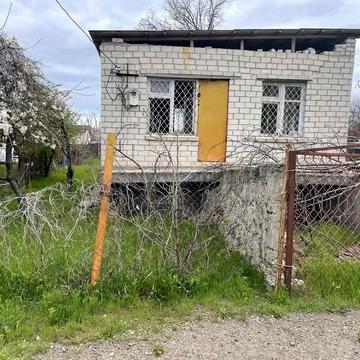 (13) Продам земельну ділянку з незакінченим будівництвом.