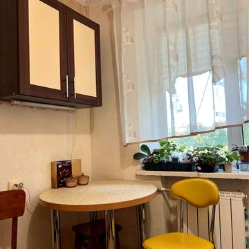 Від власника! Трикімнатна квартира з хорошим житловим ремонтом, газ.