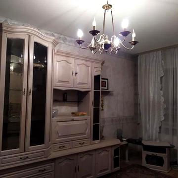 Тетяни Яблонської вул., 4