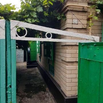 Продам небольшой кирпичный дом общей площадью 43м.кв. Аренда нет