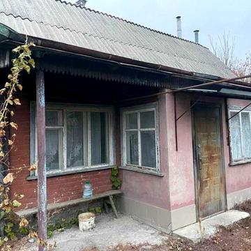 Продається цегляний будинок у селі Великий Тростянець
