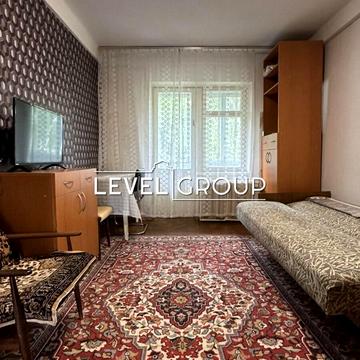 Миколи Ушакова вул., 8