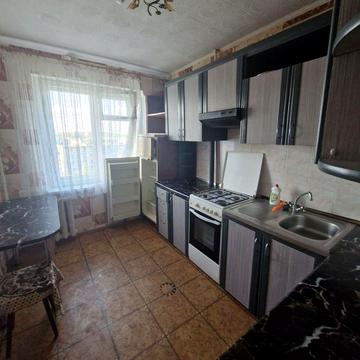 Продається трикімнатна Героїв Дніпра 23