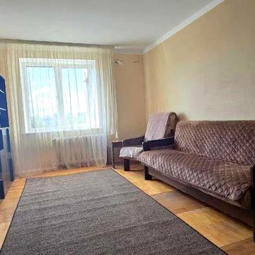 Тополева вул., 4-8